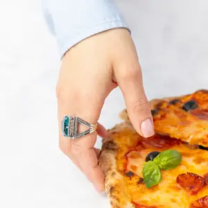 Anello gambo a v castone grande - Linea Roma